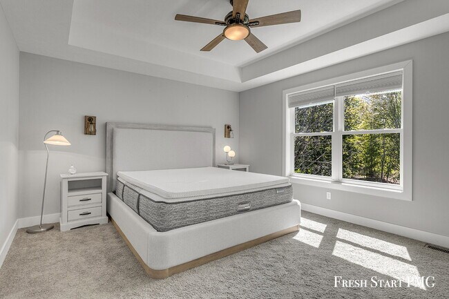 Building Photo - Spacious 6-Bedroom Retreat in Rockford with 3.5 Luxurious Baths