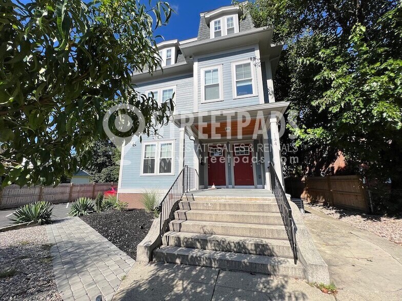 Building Photo - 134 Franklin St