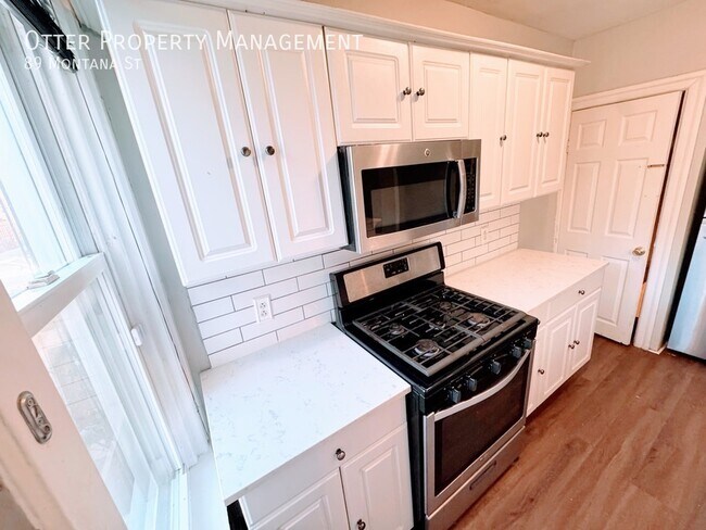 Building Photo - 89 Montana St