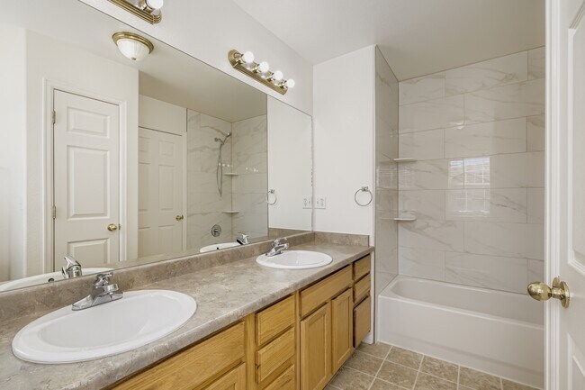 Building Photo - 655 Bosque Vista Point