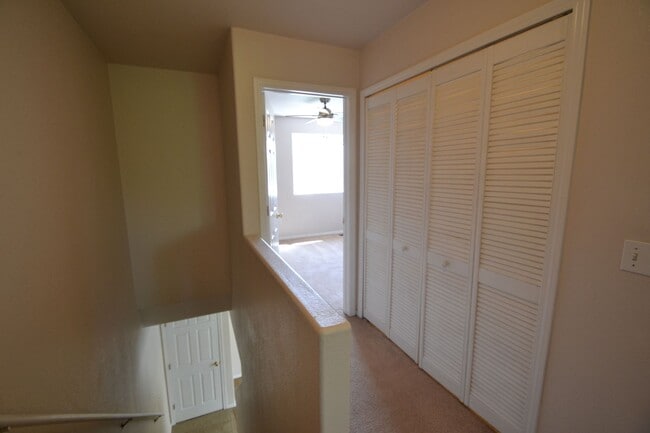 Building Photo - 2 Bed 1.5 Bath Briargate Townhome w/AC