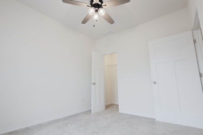 Building Photo - NEW LUXURY 2 BED 2 BATH 1 CAR GARAGE DUPLEX