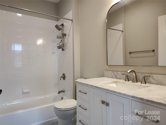 Building Photo - 1129 Park West Dr