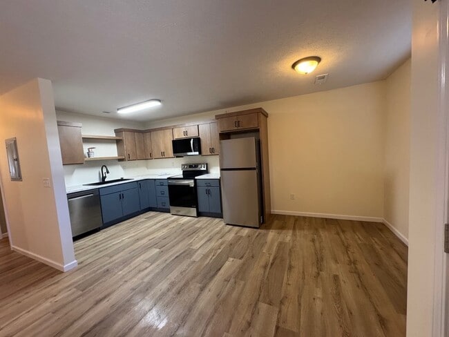 Building Photo - 715 N 35th St