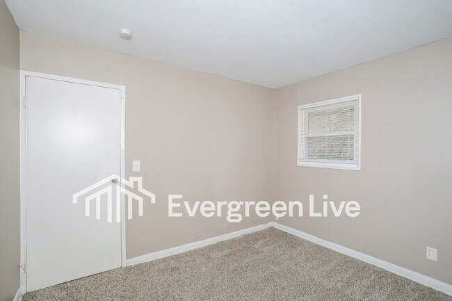 Building Photo - 8771 Desoto Dr