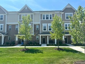 Building Photo - 127 Monument Ln
