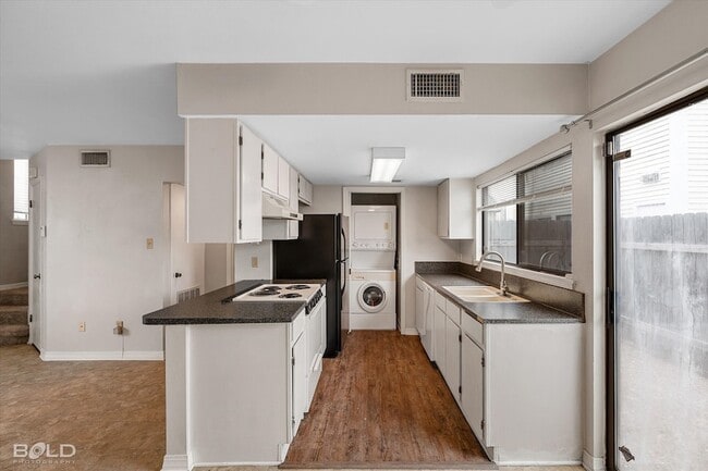 Building Photo - 236 Settlers Park Dr
