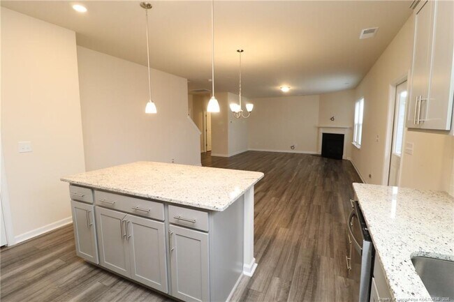 Building Photo - 123 Glen Clova Dr