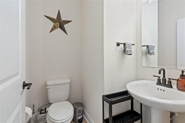 Building Photo - 156 Janelle Ln