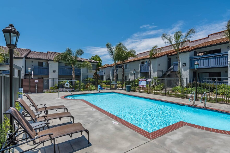 Villas and Overlook at Wood Ranch - Simi Valley, CA | Apartment Finder