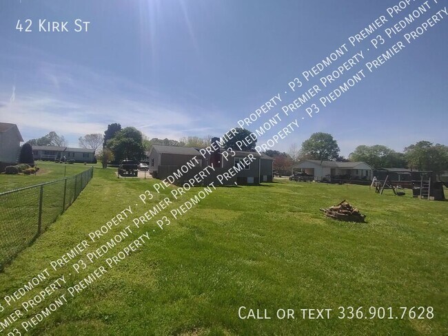 Building Photo - 42 Kirk St