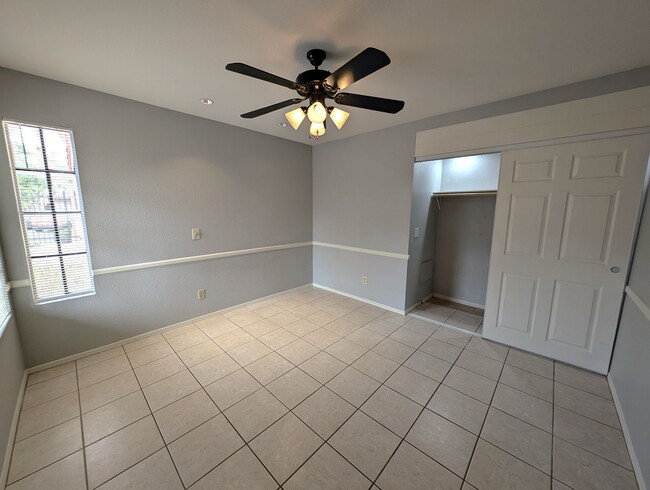 Building Photo - 3 Bedroom Patio Home in Joshua Village Nea...