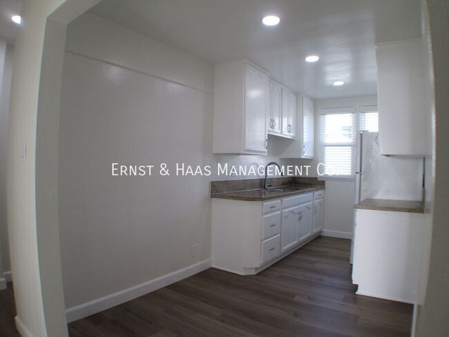 Building Photo - Lovely 1 Bedroom Apartment in Prime Bixby ...