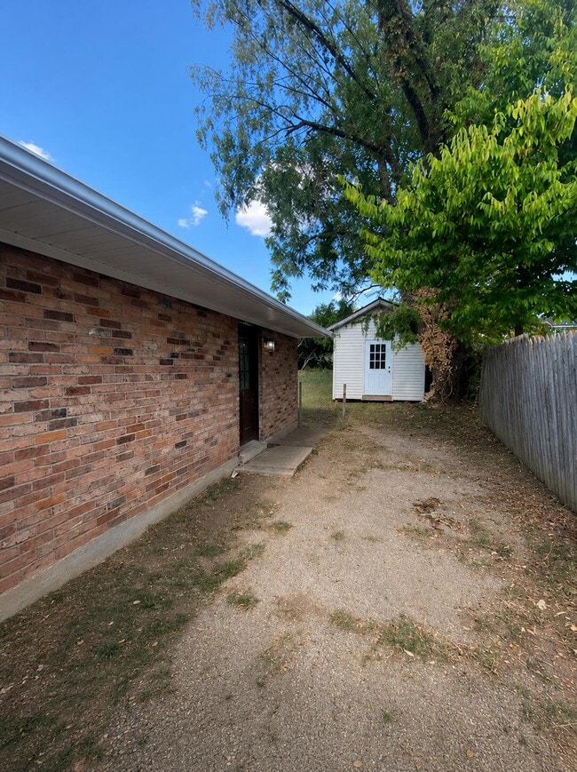 Building Photo - 2059 Deauville Dr