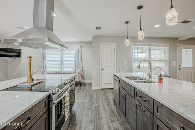 Building Photo - 1112 Colorado Ave