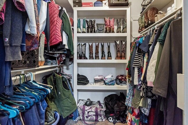 Building Photo - 5005 Georgi Ln