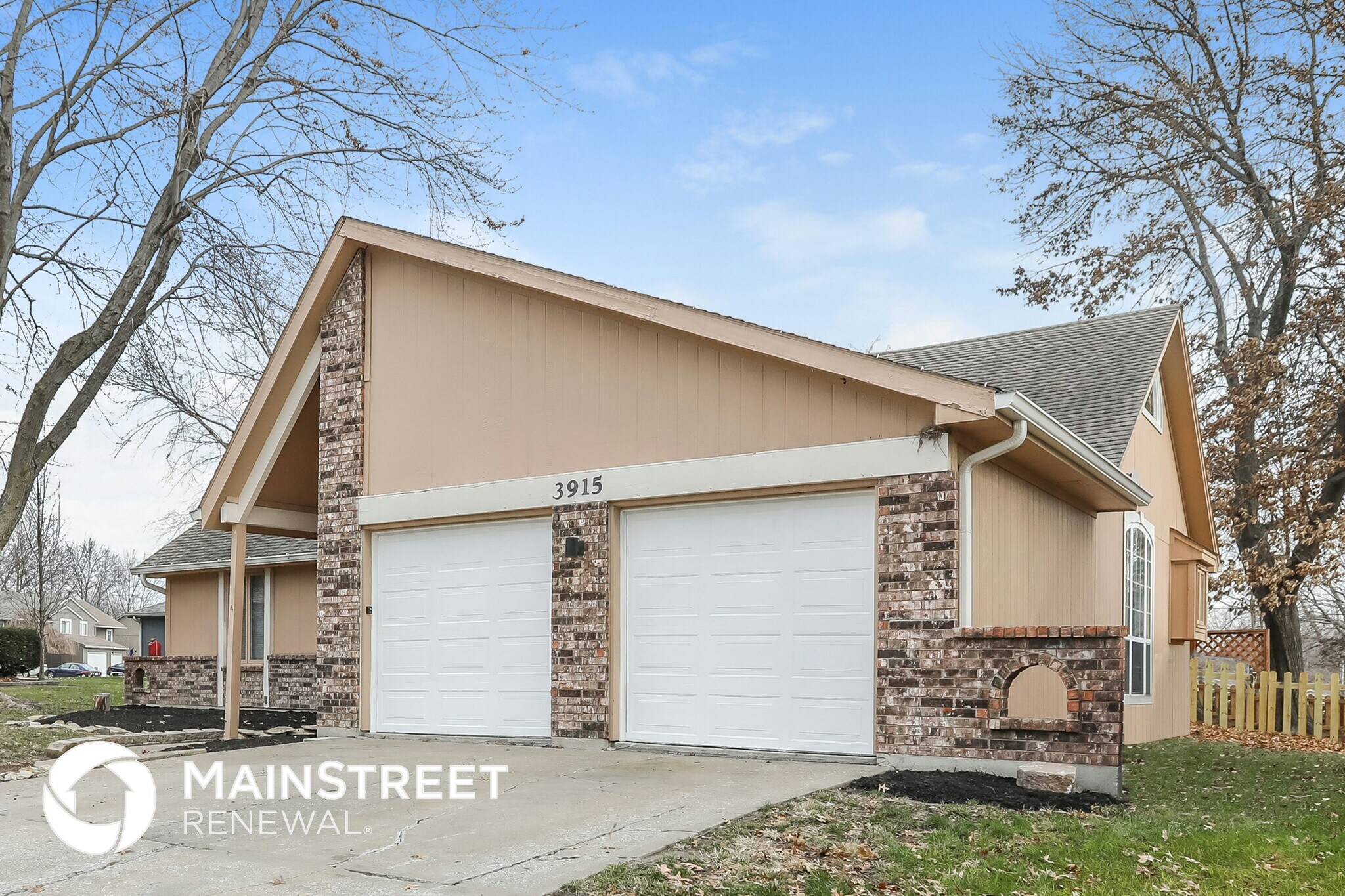 Building Photo - 3915 SW Regatta Dr
