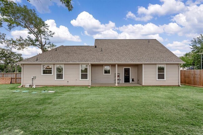 Building Photo - 24738 Roscommon Ln