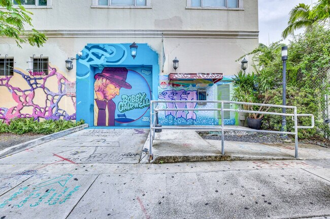 Building Photo - 250 NW 23rd St