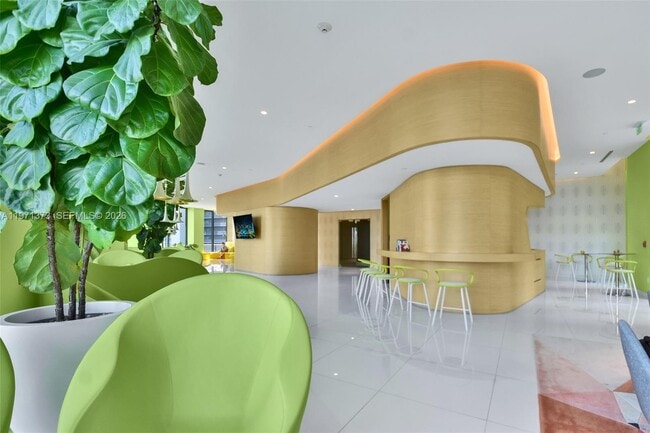 Building Photo - 501 NE 31st St