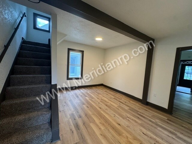 Building Photo - 2426 Thompson Ave