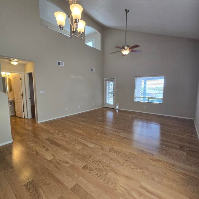 Building Photo - 6912 Vista Del Sol Dr NW