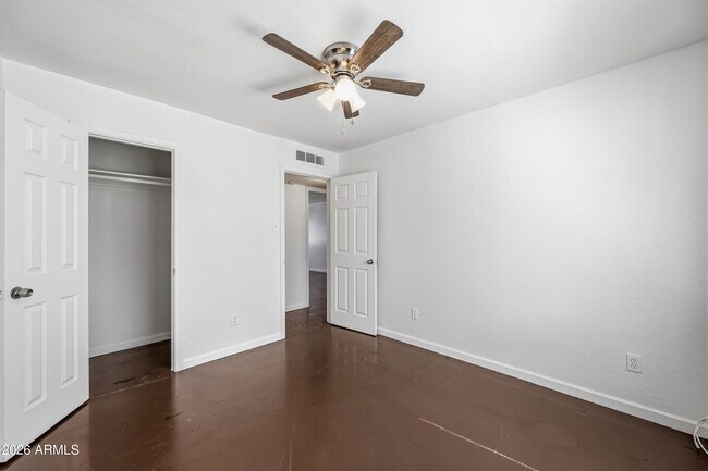 Building Photo - 4326 N 13th Pl