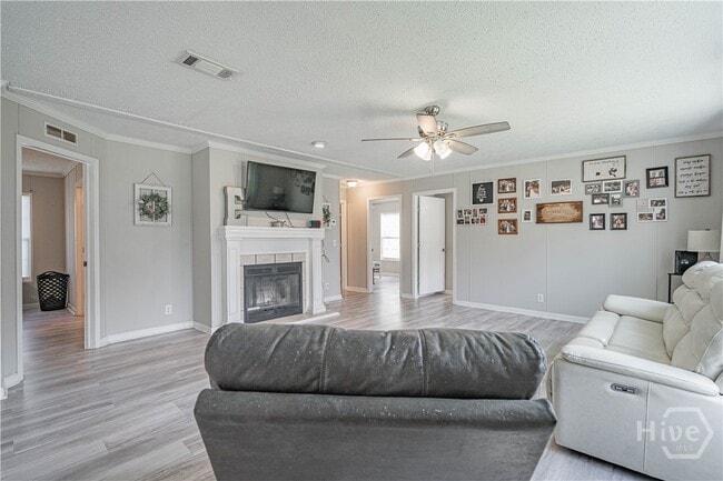 Building Photo - 75 Willow Ln