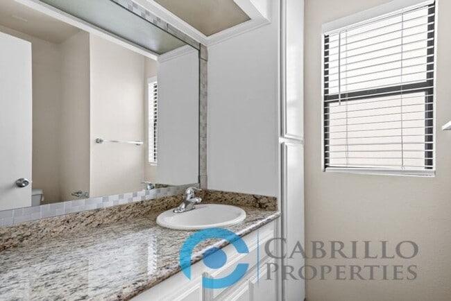 Building Photo - 629 Bonair Way