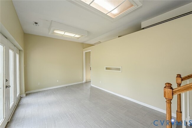 Building Photo - 811 Kiefer Field Ct