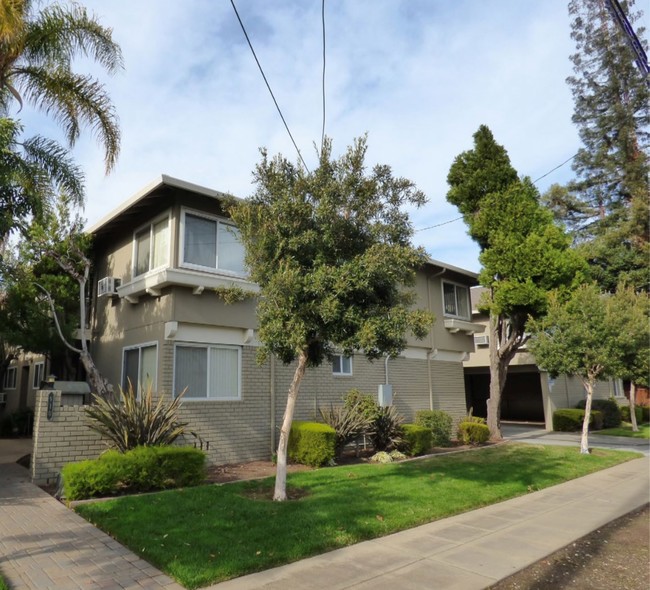 Primary Photo - 910 Rich Ave