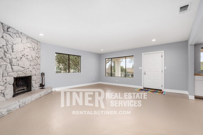 Building Photo - Carmichael Gem - Walking Distance to Ancil...