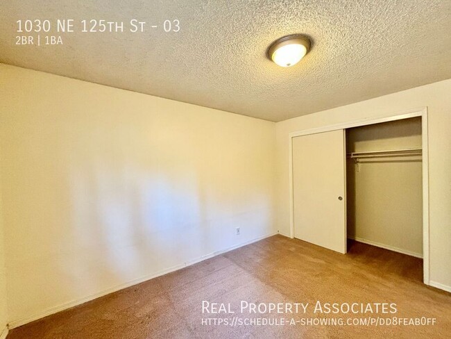 Building Photo - 1030 NE 125th St