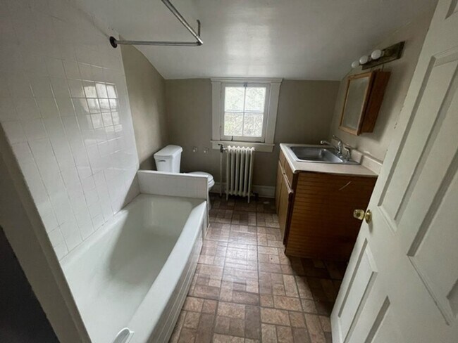 Building Photo - x2120/2122 Renrock Road