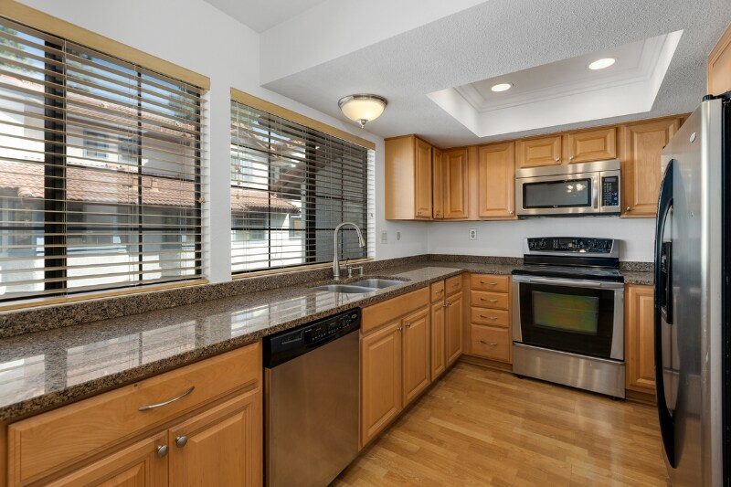 Building Photo - 7962 Mission Vista Dr