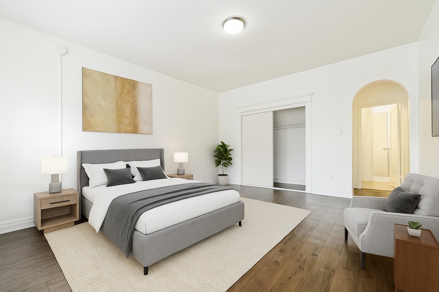 Primary Photo - 913 Grattan St