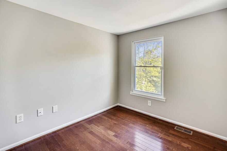 Building Photo - 8151 Turn Loop Rd