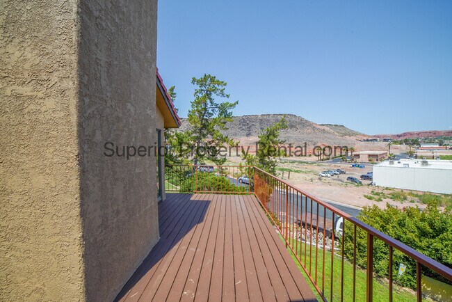 Building Photo - Furnished 2 bed, 2 bath condo with views