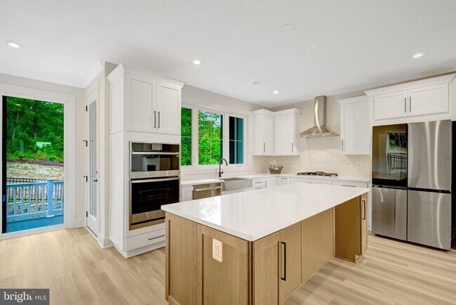 Building Photo - 9418 Dandelion Dr