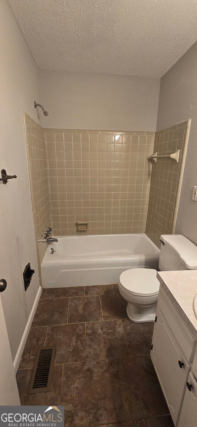Building Photo - 2902 Highbrook Ct