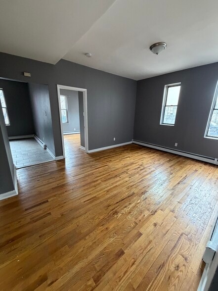 Building Photo - 246 Roseville Ave