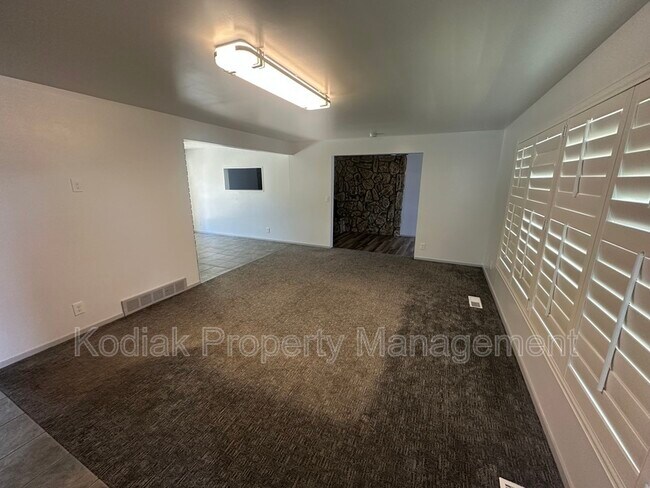 Building Photo - 1730 Luke St