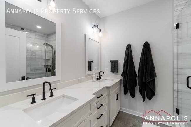 Building Photo - 285 West St