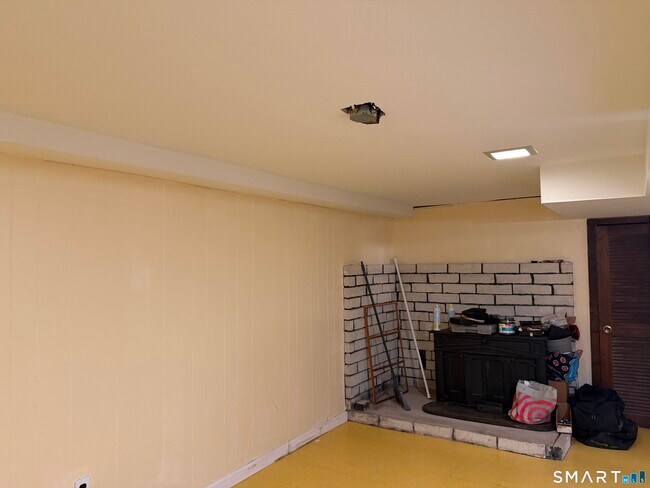 Building Photo - 12 Tetlow St