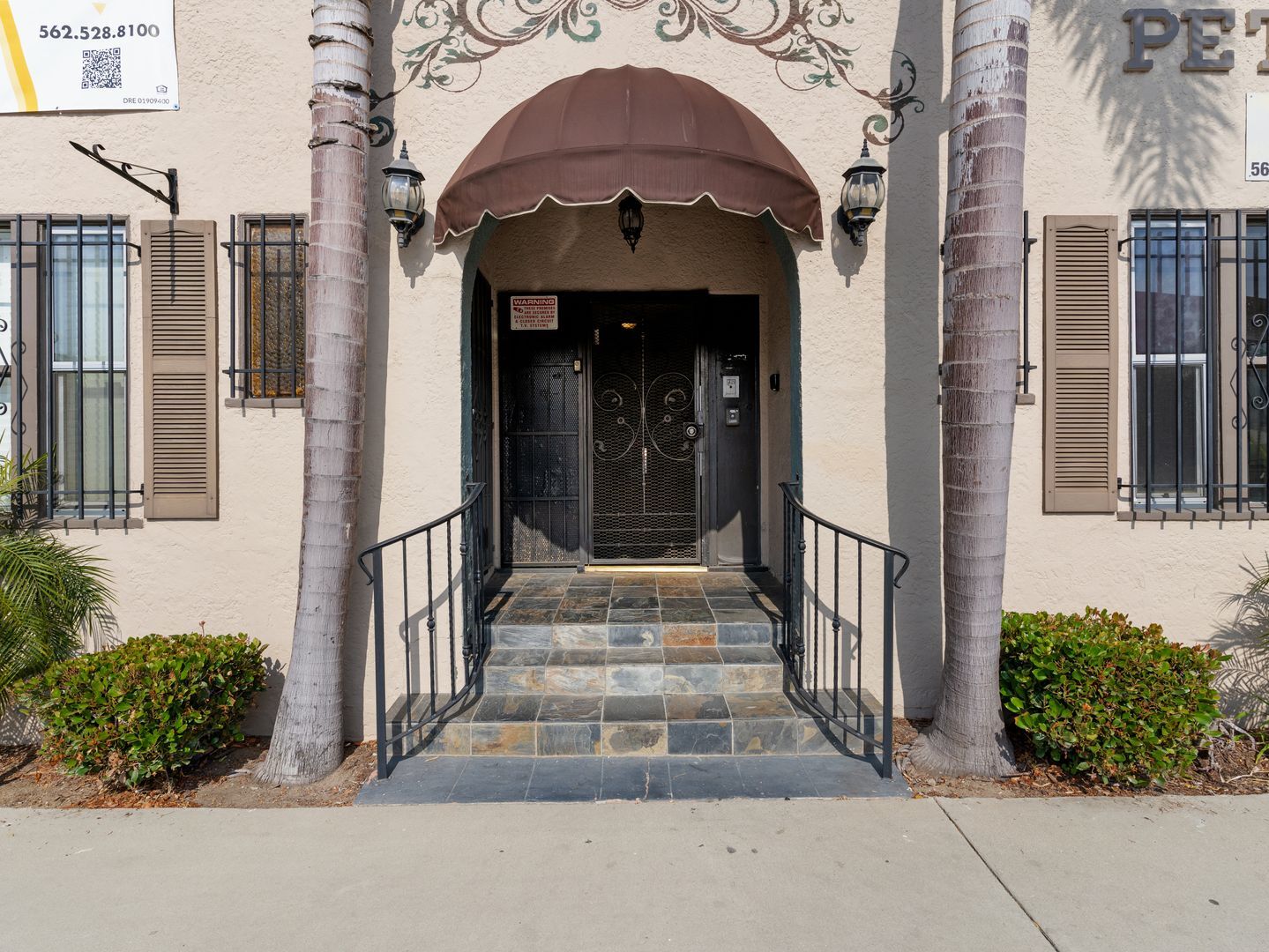 Building Photo - 1324 N Peterson Ave