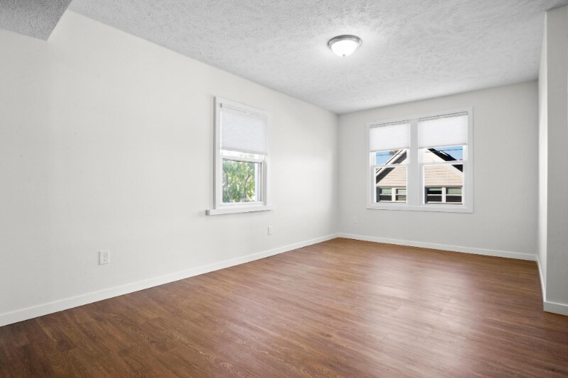 Building Photo - 1277 W 67th St