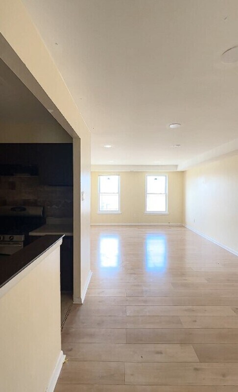 Building Photo - 2721 S 76th St