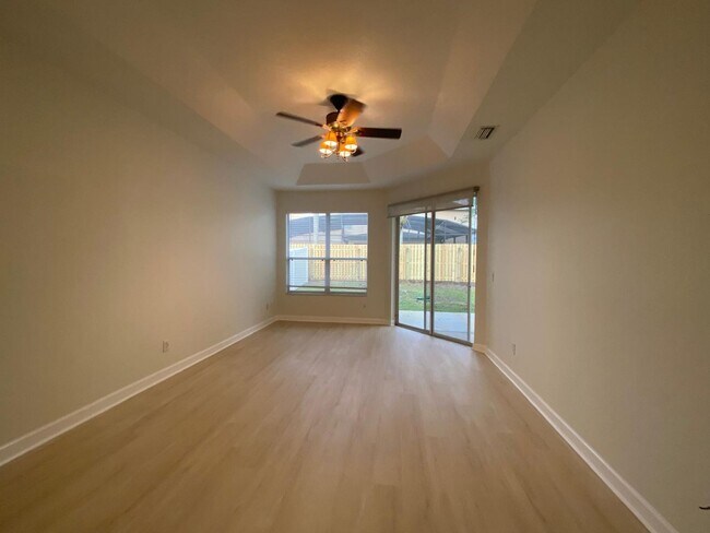 Building Photo - Your Dream Home Awaits! 5 bedroom 3 bath Single Family HOME!!