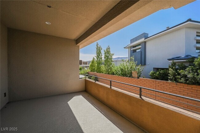 Building Photo - 19 Garden Rain Dr