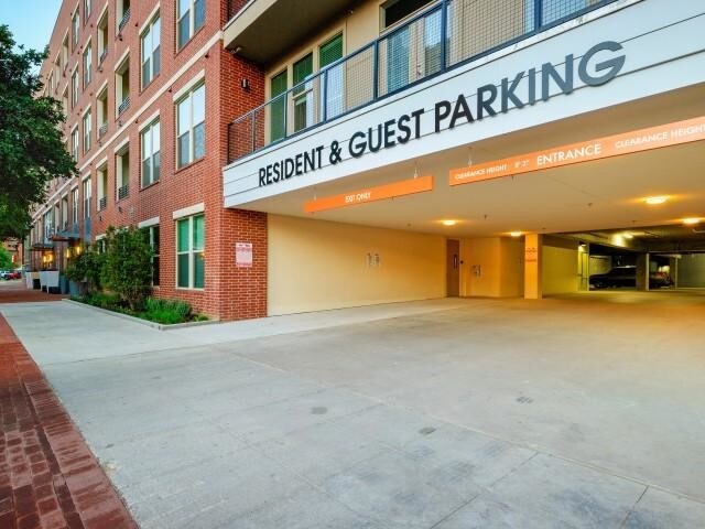 Building Photo - 2 bedroom in Dallas TX 75202